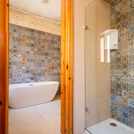 Naduri Nyaraló Nadur