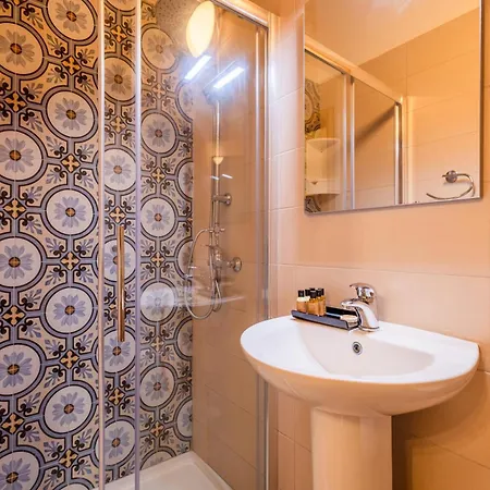 Naduri Nyaraló Nadur